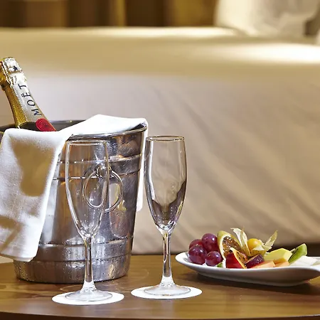 Portobay Marques Hotell 4*
